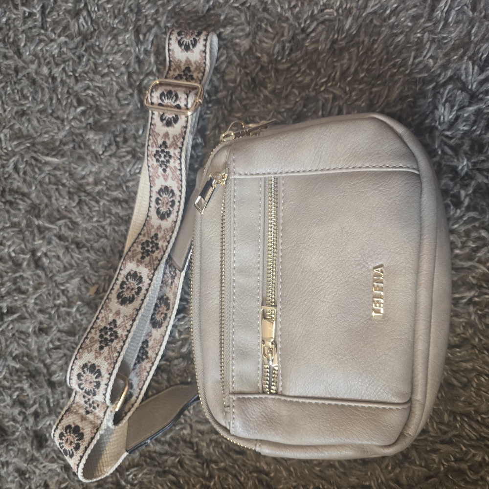 Gray Crossbody Bag with Structured Design